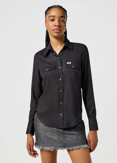 Chemise western slim pour femme en noir par Wrangler
