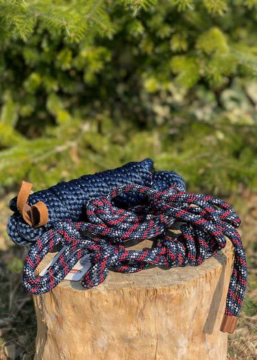 halter with halter rope color red blue and white