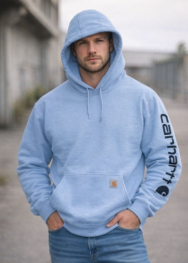Sweatshirt mit Kapuze und Logo am Ärmel in nebelblau von Carhartt