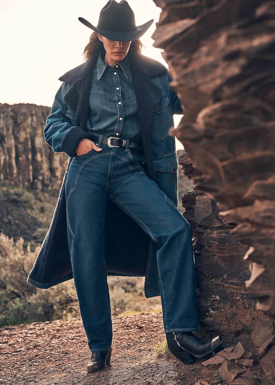 Jeans donna Wrangler Sleek Barrel Western blu a vita alta