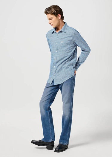 figura intera Jeans uomo Horizon in Prairie Blue di Wrangler