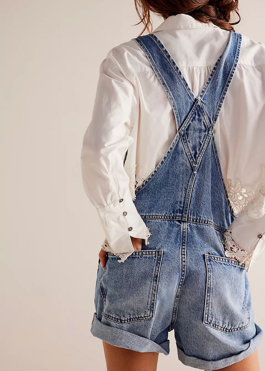 dietro Pantaloncino Salopette in Jeans Ziggy Shortall in Follow Your Heart di Free People