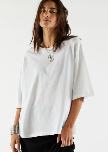 T-shirt WTF Perfect Oversized Tee in White By Free People