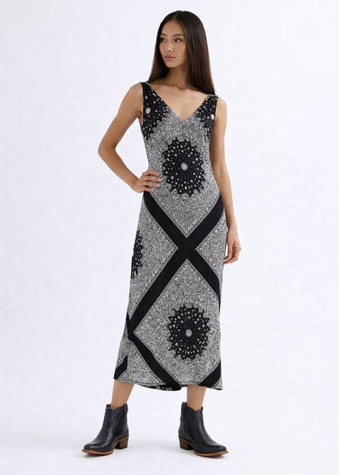 Slim Bias Lightweight Dress in Faded Black by Wrangler