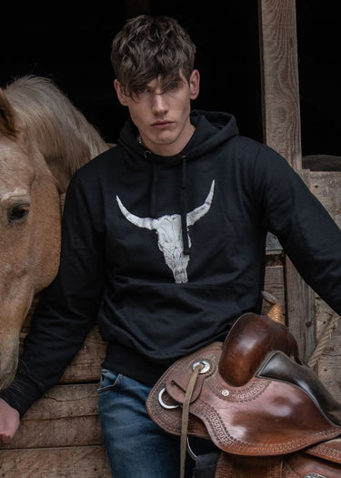 Herren Longhorn Sweatshirt von Bandana getragen