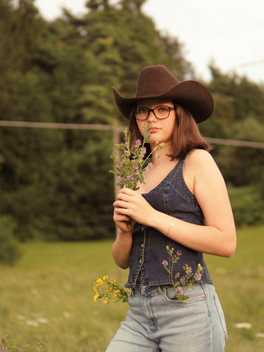 Caterina cowgirl