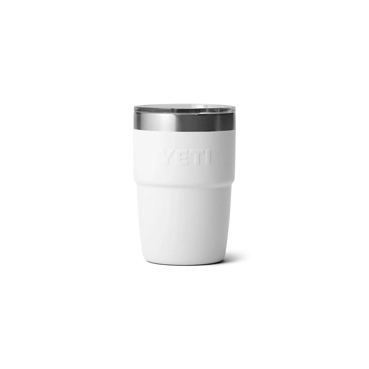 Tazza Rambler® 8 oz (295 ml) con Coperchio MagSlider™ di Yeti bianco dietro 