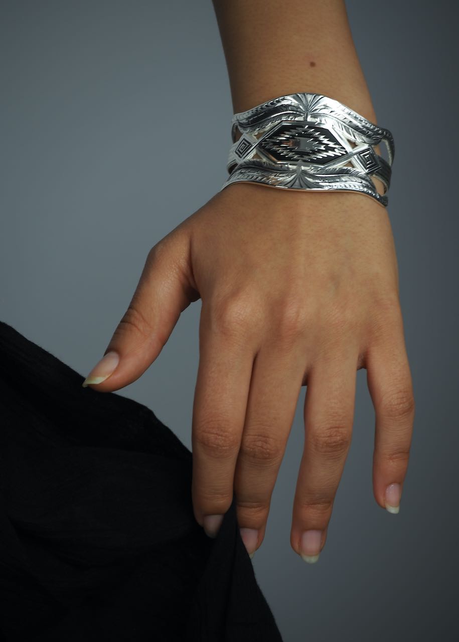 bracciale modello Courage & Strenght di Montana Silvermith