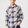 Chemise western en rouge marine par Wrangler
