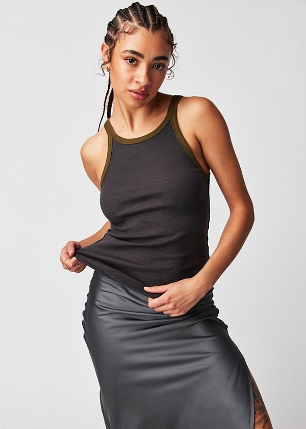 Canotta Only 1 Ringer in Washed Black di Free People