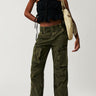 pantalone donna modello can't compare slouch colore  dusty olive di Free People