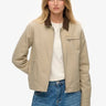 Giacca donna Ranch trapuntata con colletto in velluto in Humus Beige by Superdry