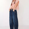 Jeans per donna Good Luck Mid Rise Barrel in Deep End di Free People