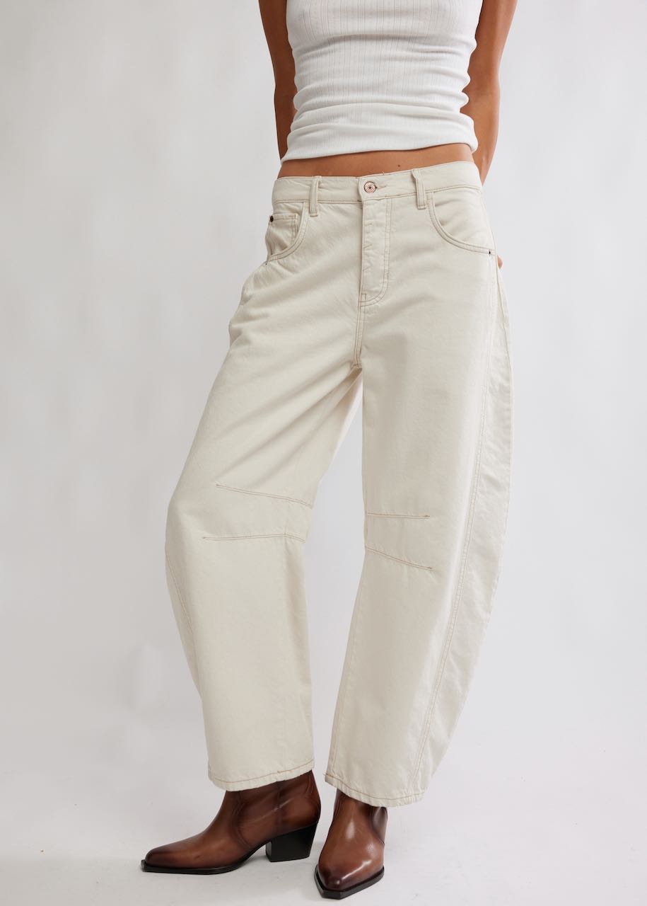 davanti Jeans Good Luck Mid Rise Barrel in Milk