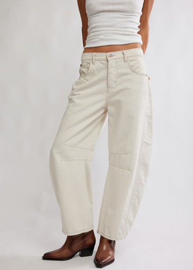 davanti Jeans Good Luck Mid Rise Barrel in Milk