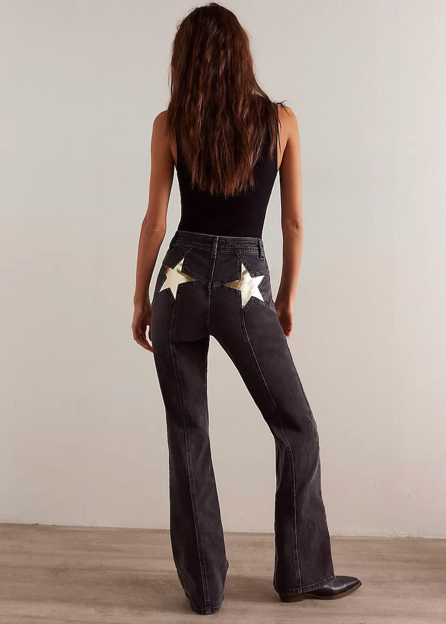 dietro intero Jeans Firecracker Flare in Black and Gold di Free People