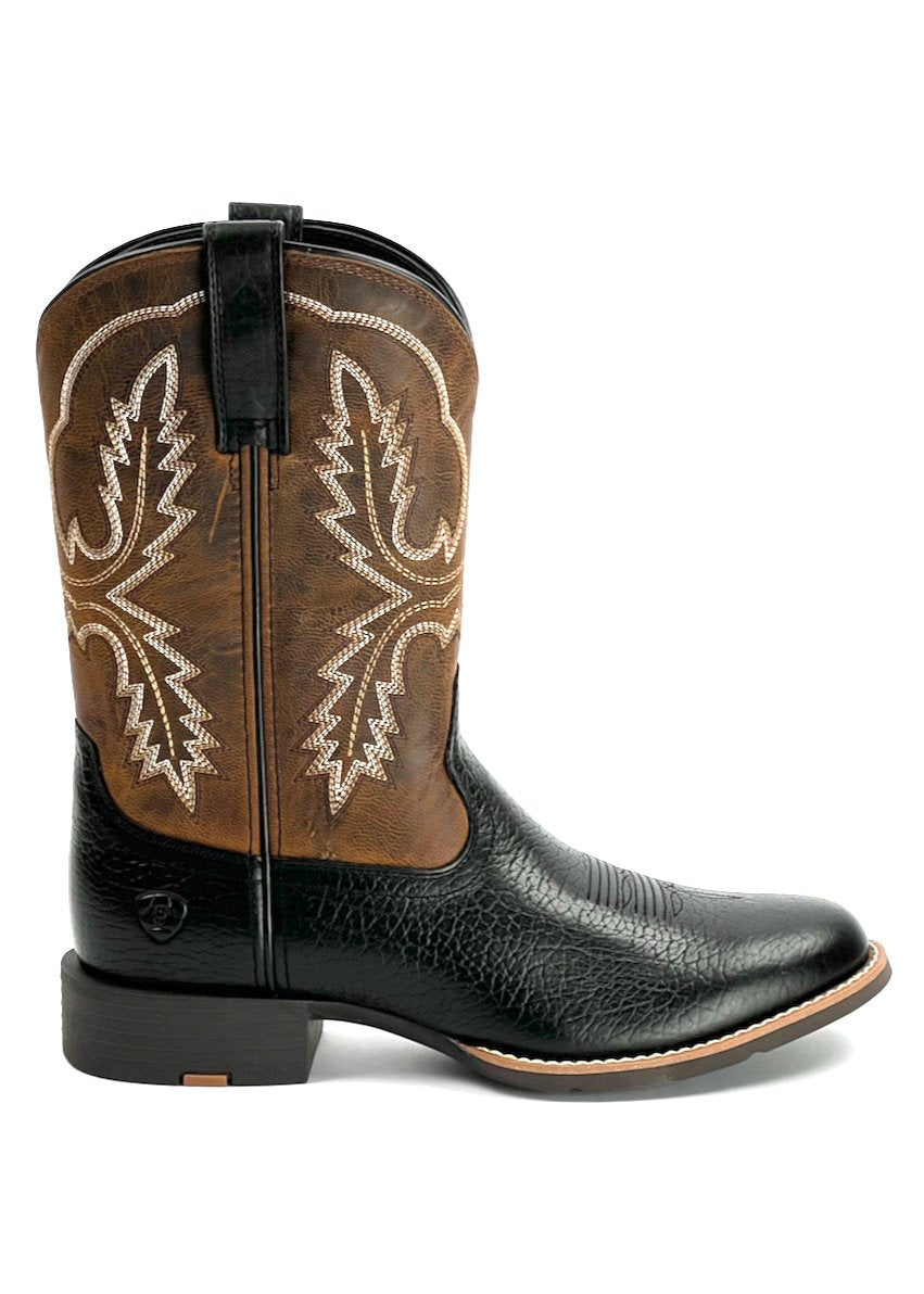 Lato esterno Stivali Western Uomo Sport Stratten in Black Adobe|Weathered Chestnut di Ariat