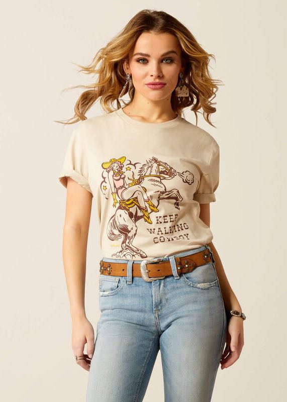 T-shirt donna Keep Walkin' Cowboy in Natural di Ariat