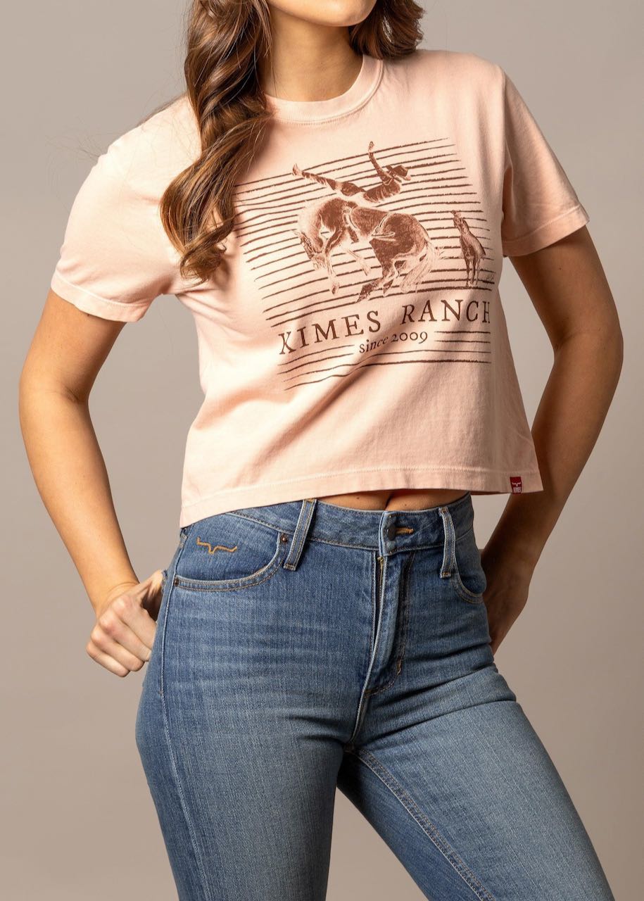 T-shirt donna Randy Bareback in Peach di Kimes Ranch