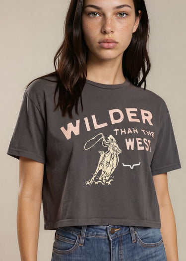 dettaglio T-Shirt Donna Wilder Than The West in Pepper by Kimes Ranch