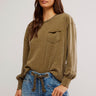 T-shirt Fade Into You in Military Olive di Free People