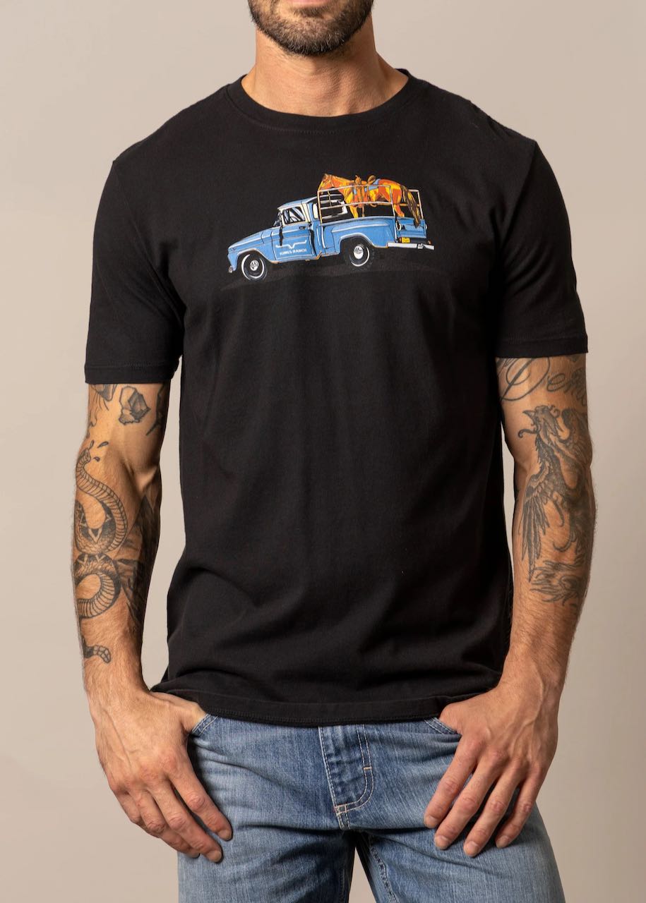 T-shirt Lucky B Truck in black di Kimes Ranch