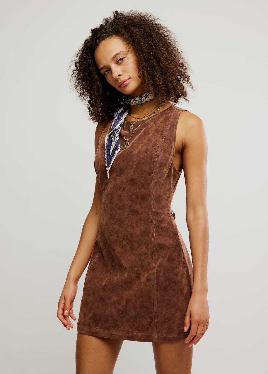 Vestito Atlas Suede Mini in Chicory Coffee di Free People