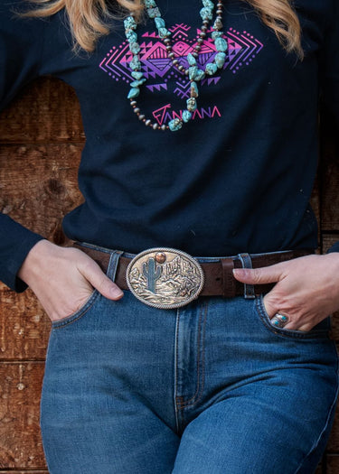 indossata fibbia per cintura western modello Desert Moon Cactus di Montana Silvesmith